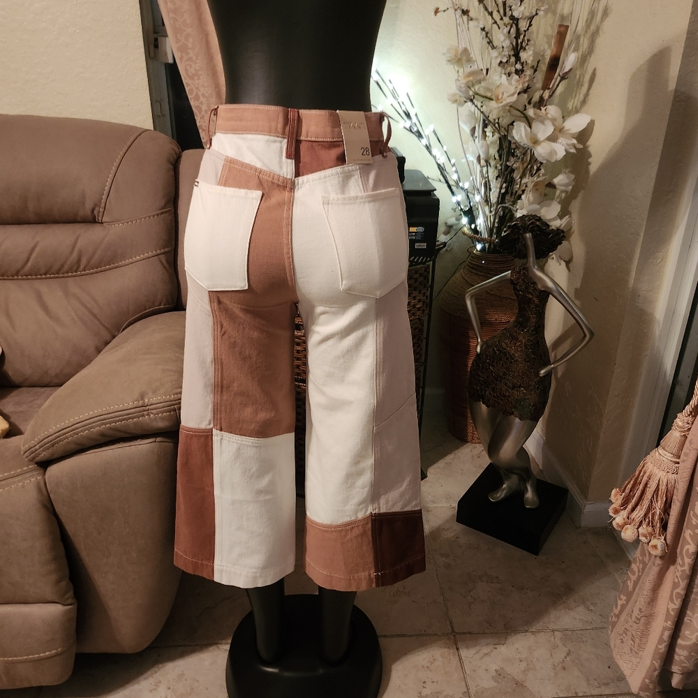 Alice + Olivia White, Tan & Brown Patchwork Wide-Leg Cropped Jeans - Picture 4 of 7